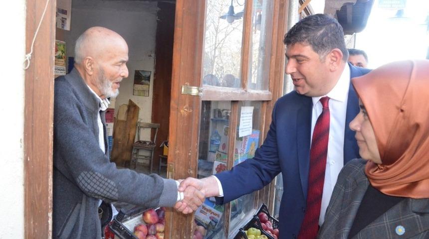 Parlak Yeşilyurt’u karış karış gezmeye devam ediyor