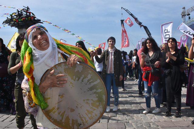 Gündoğdu Meydanı'nda nevruz kutlaması