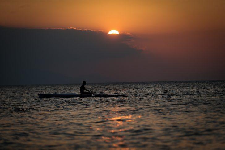 Güneşin suya kavuştuğu anı yakalamak için yarıştılar G4