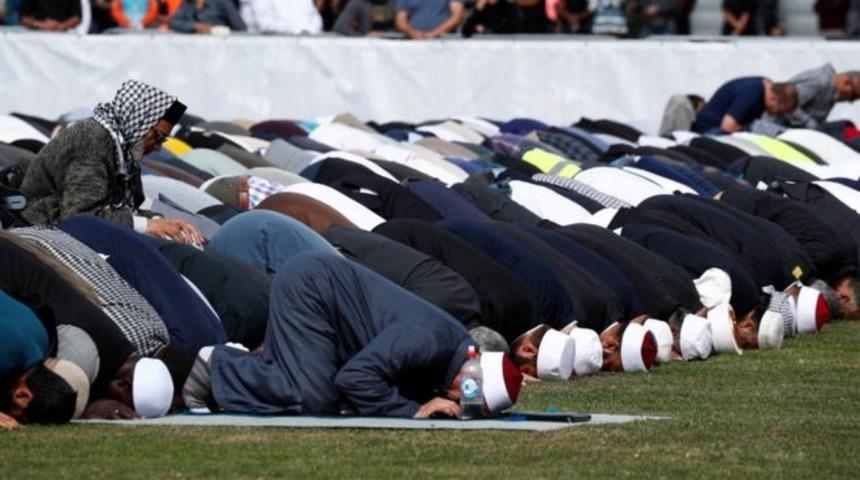 Yeni Zelanda'da cuma ezanı canlı yayınlandı