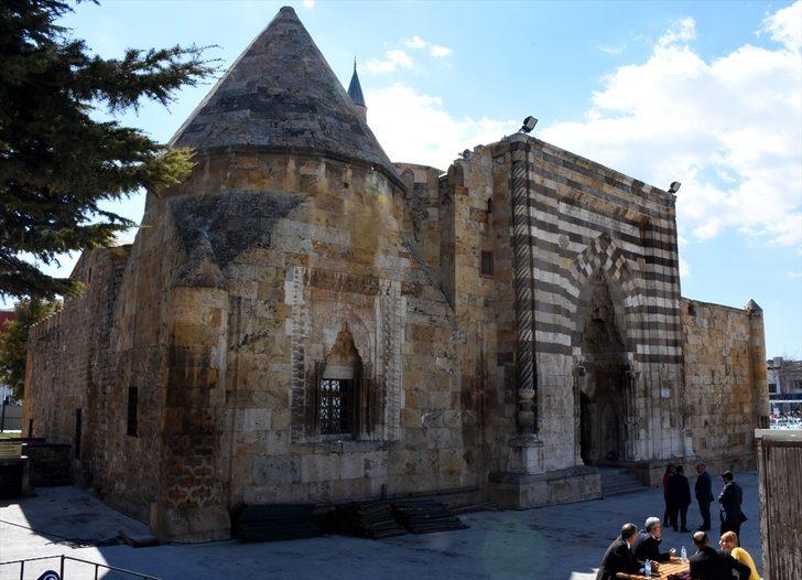 800 yıllık gök bilim medresesine 'bilimsel' restorasyon G3