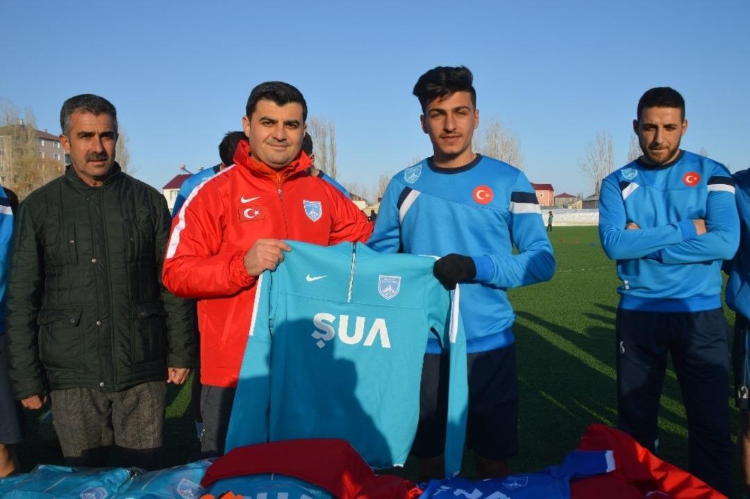 Eleşkirtspor&rsquo;a b&uuml;y&uuml;k destek