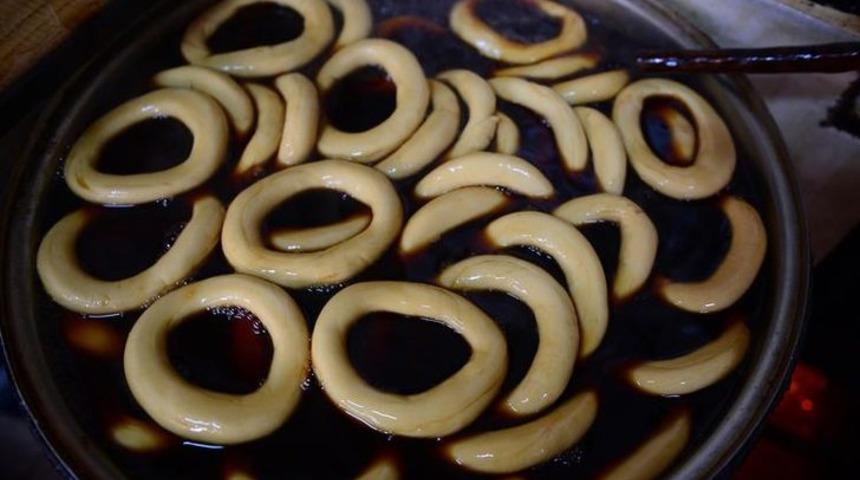 Pekmezin renk ve tat verdiği asırlık lezzet: Giresun simidi