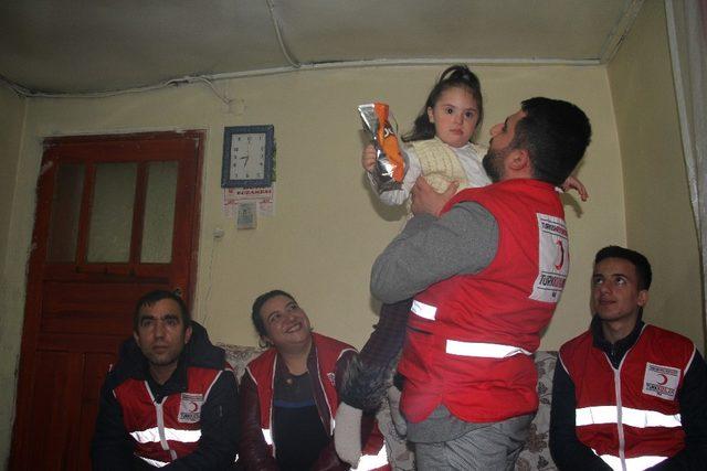 Başkan Yay, down sendromlu Sümeyye’yi yalnız bırakmadı