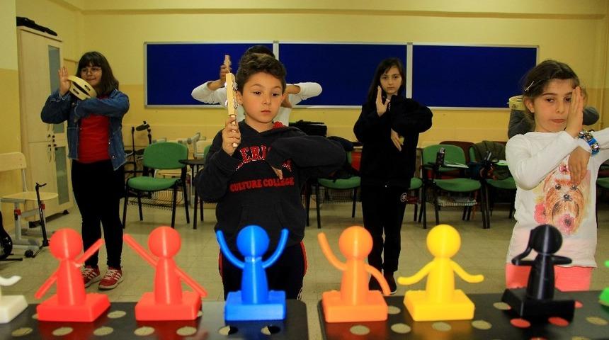 Dans ederek Matematik &ouml;ğreniyorlar