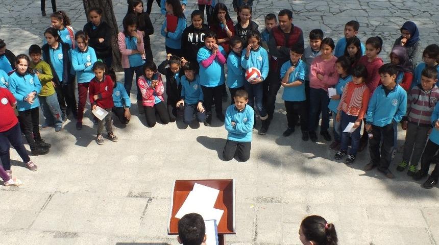 Kaş’ta Dünya Şiir Günü kutlandı