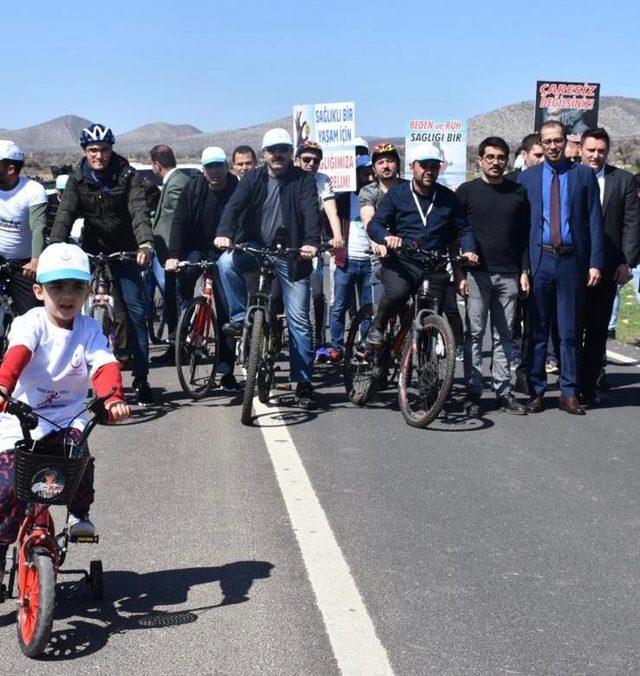 Dargeçit’te bisiklet sürüşü ile madde bağımlılığına dikkat çekildi