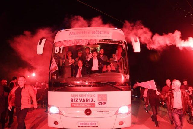 Böcek, Kemer, Demre ve Kaş ilçelerinde vatandaşlarla buluştu