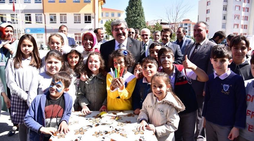 Başkan Can, öğrencileri yalnız bırakmadı