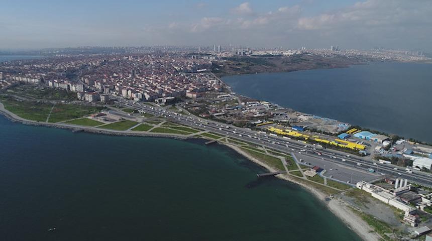 Bakan Turhan, Kanal İstanbul'dan bir yılda elde edilecek asgari geliri açıkladı