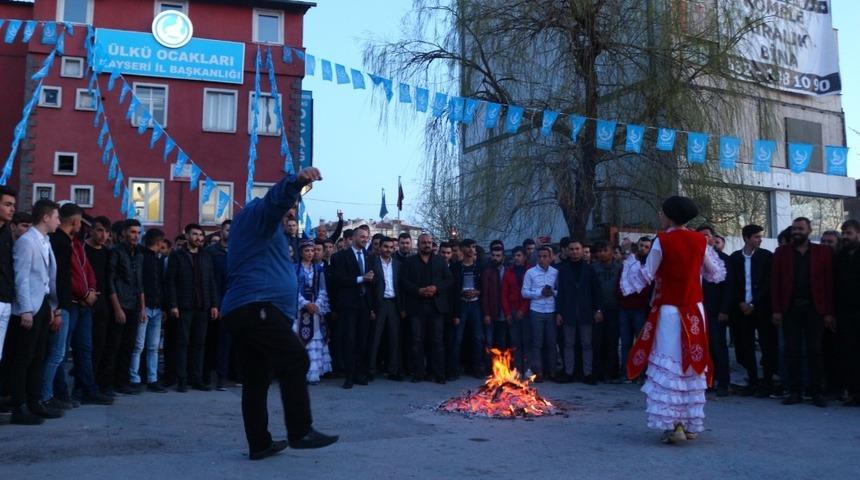 &Uuml;lk&uuml; Ocakları Nevruz bayramını coşkuyla kutladı