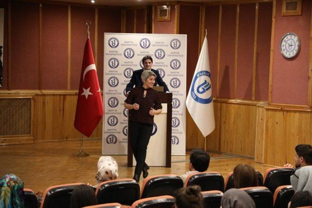 BÜ’den “Erken Çocuklukta Mutlu Çocuk” konferansı