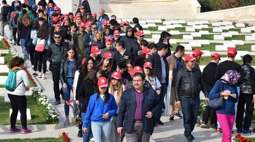 15 yaşındaki 104 Edremitli &ouml;ğrenci, &Ccedil;anakkale&rsquo;de onbeşlilerle buluştu