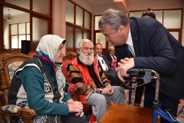 Başkan Çerçi özel çocuklar ve yaşlılar ile buluştu