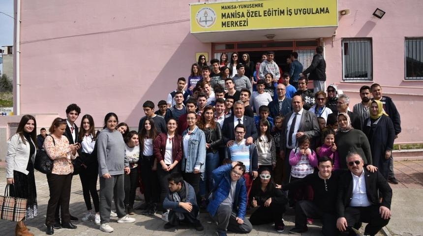 Başkan &Ccedil;er&ccedil;i &ouml;zel &ccedil;ocuklar ve yaşlılar ile buluştu