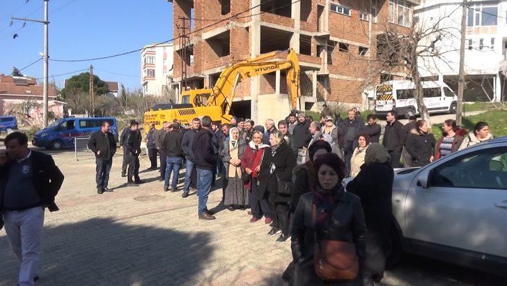 Define faciasında gözü yaşlı bekleyiş! 'Ölü ya da diri çocuklarımızı istiyoruz' G1