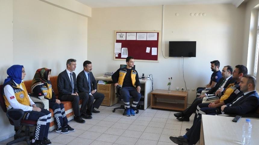 İl Sağlık M&uuml;d&uuml;r&uuml; Arslan 112 personelleri ile bir araya geldi