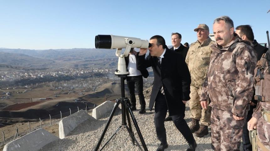 Vali T&uuml;rker &Ouml;ks&uuml;z, Kağızman&rsquo;da