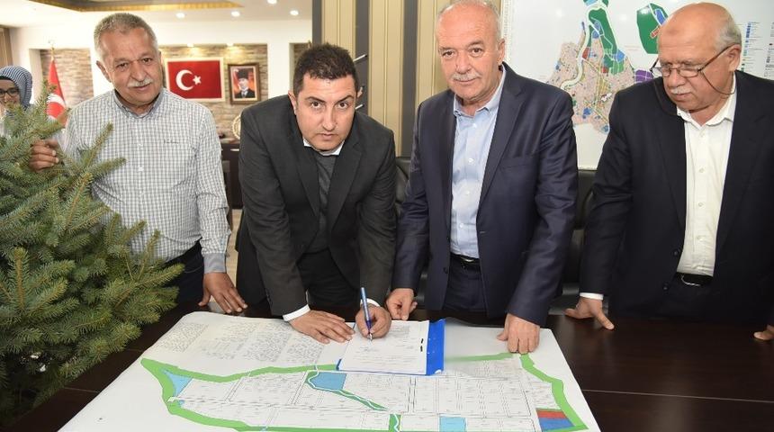 Dursunbey&rsquo;de ak&uuml; &uuml;retecek firmaya yer tahsisi yapıldı