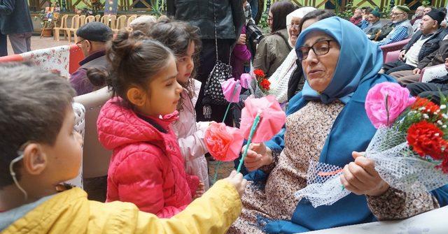 Hastane yönetiminden yaşlılara moral