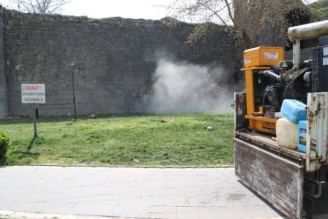 Tarihi surlar, üzerindeki yazılardan kurtuluyor