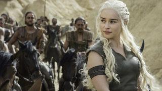 Emilia Clarke Game of Thrones boyunca sakladığı hastalığını itiraf etti! 2 defa ölümün kıyısından dönmüş!