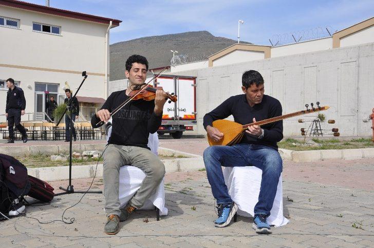 Menemen Açık Ceza İnfaz Kurumunda bin fidan toprakla buluştu G3