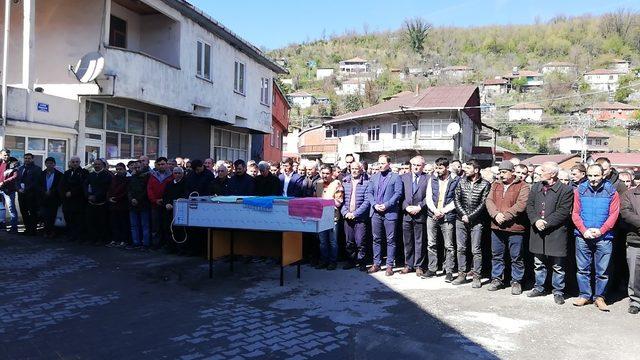 Göçükte ölen madenci son yolculuğuna uğurlandı