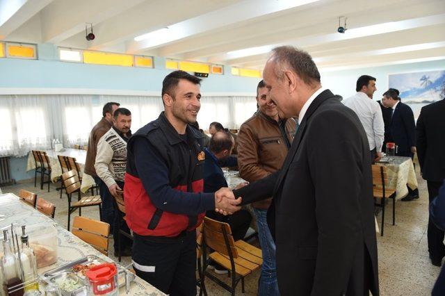 Başkan Babaş, “Herkes yapacağı işi konuşuyor”