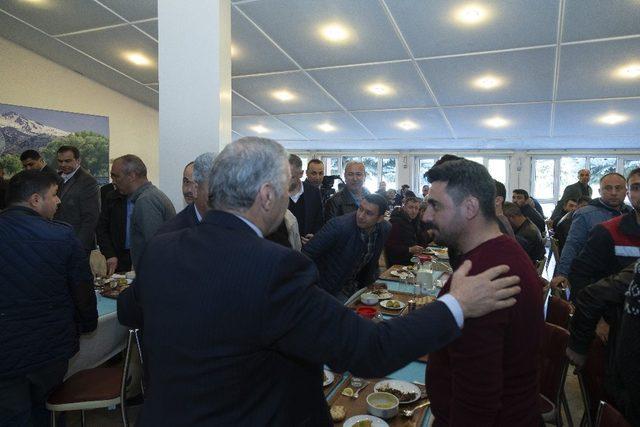 Başkan Çelik veda ziyaretlerine başladı