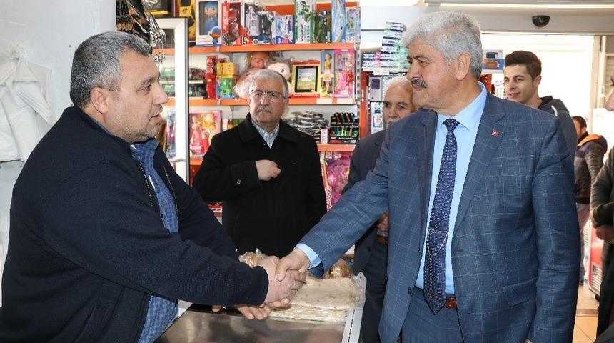 Ekinci pazar esnafını ziyaret etti