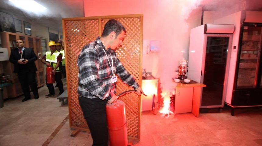 GA&Uuml;N Hastanesinde yangın tatbikatı