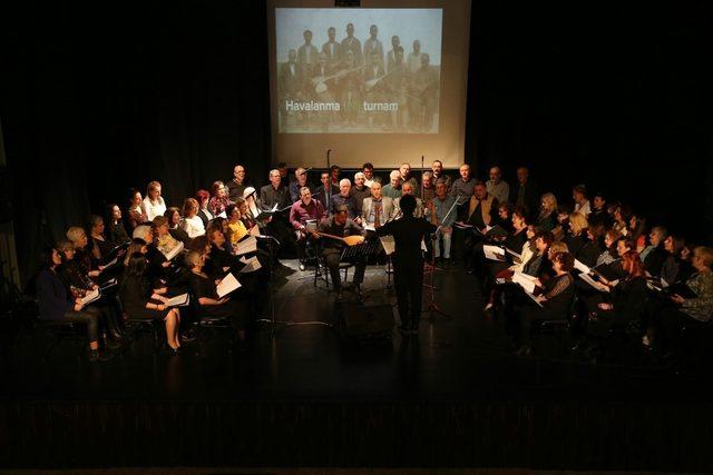 Aşık Veysel t&uuml;rk&uuml;leri ile anıldı 3