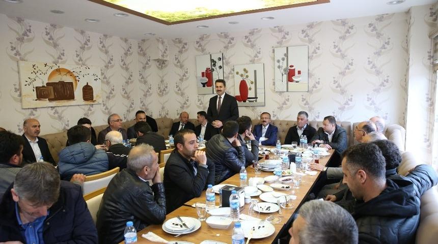 Başkan Eroğlu: "Bizler esnaf buluşmalarımızı sadece se&ccedil;imden se&ccedil;ime yapmıyoruz&rdquo;