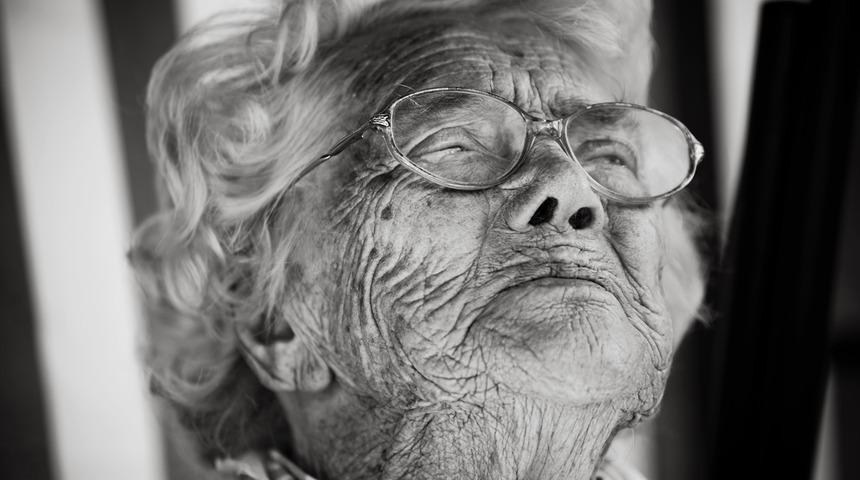 Yaşlandığınızı g&ouml;steren 9 biyolojik belirti