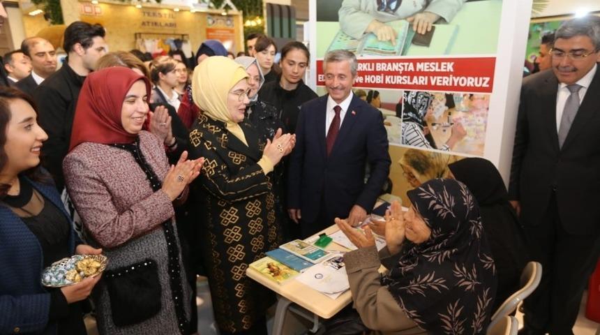 Emine Erdoğan, Şahinbey Belediyesinin standını ziyaret etti