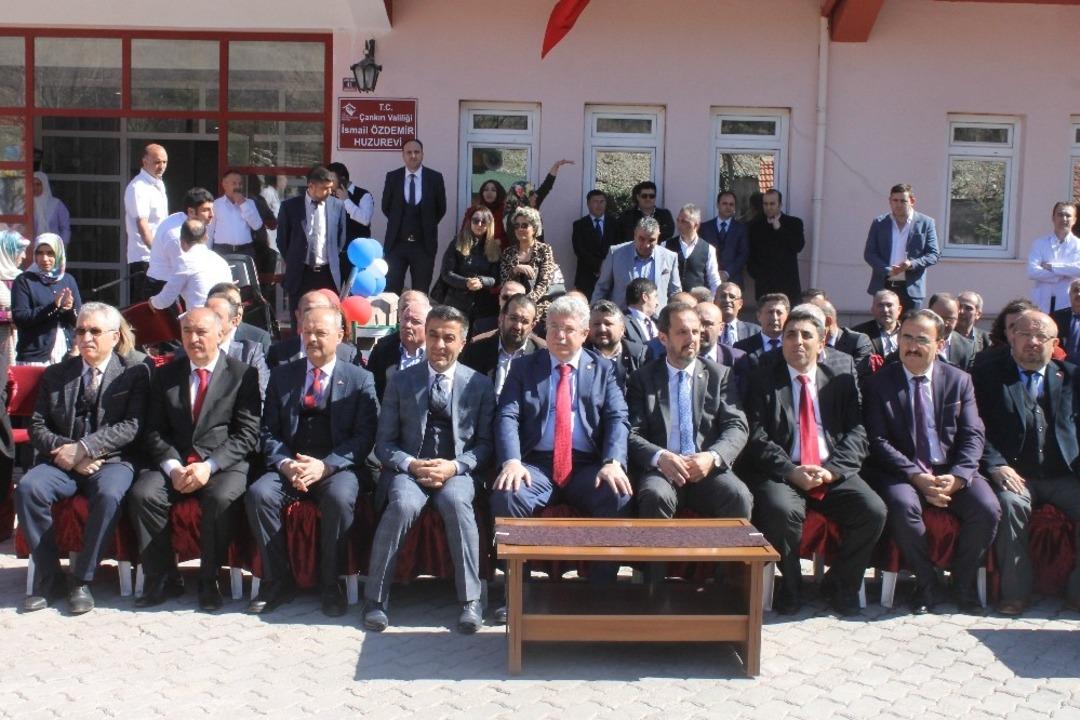 &Ccedil;ankırı Belediyesi huzurevi sakinleri i&ccedil;in bocce sahası kurdu