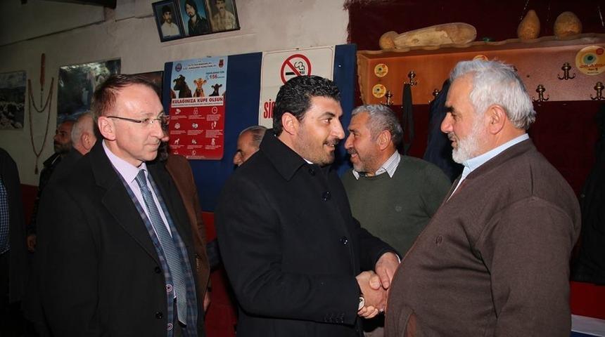 Oltu Belediye Başkan adayı Celal &Ccedil;elebi sıkmadık el bırakmıyor