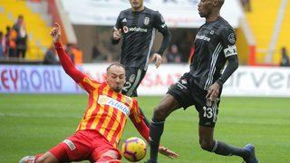 Atiba Hutchinson: Bu yaz futbolu bırakabilirim