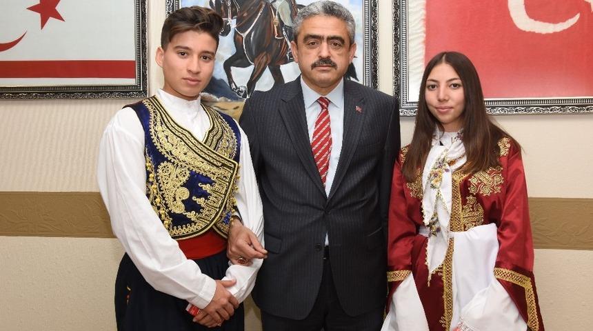 Başkan Alıcık, halk dansları ekiplerini ağırladı