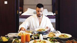 Genç iş adamı 201 bin lira maaşla asistan arıyor!