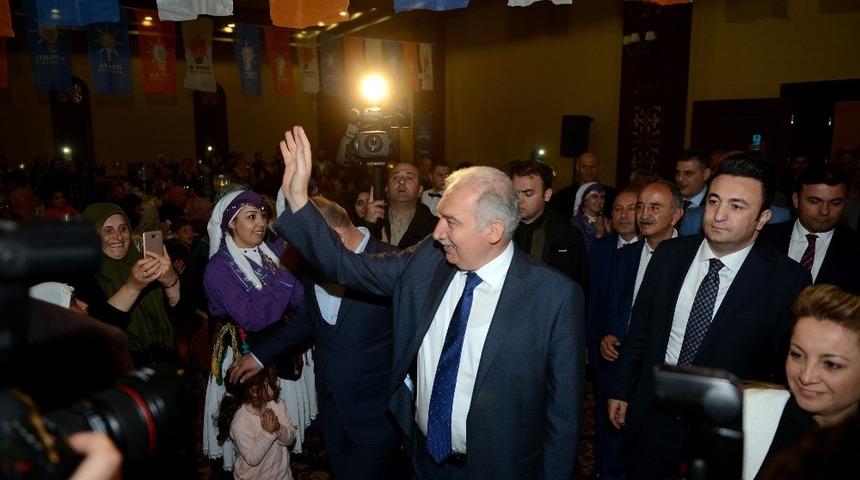 Mevl&uuml;t Uysal, Trabzonlu vatandaşlarla bir araya geldi