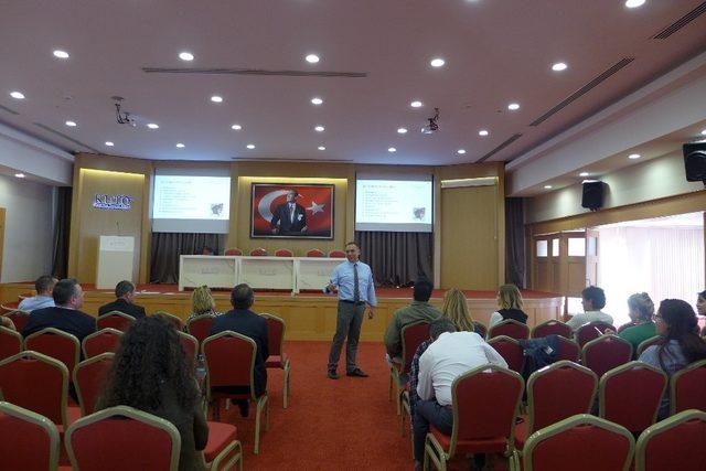 Kuşadası Ticaret Odası&rsquo;nda &rsquo;G&ouml;rev Verme Sanatı&rsquo; semineri d&uuml;zenlendi 1