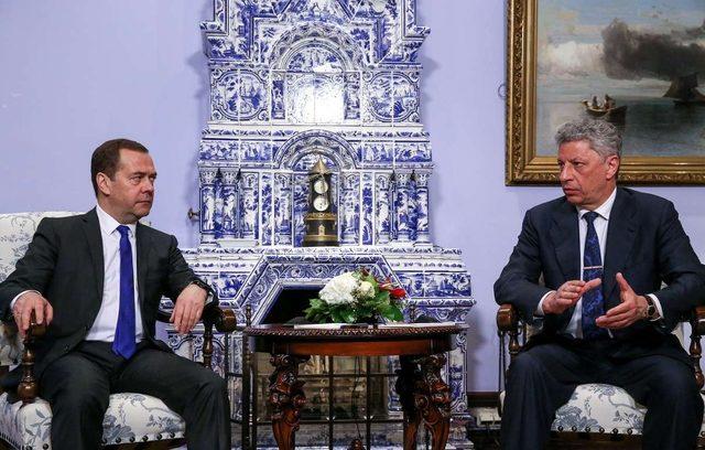 Rusya Başbakanı Medvedev, Ukraynalı muhalif lider Boyko ile görüştü