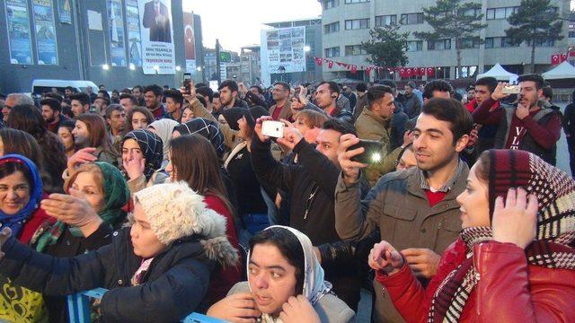 Van’da Ünal Zorer konseri