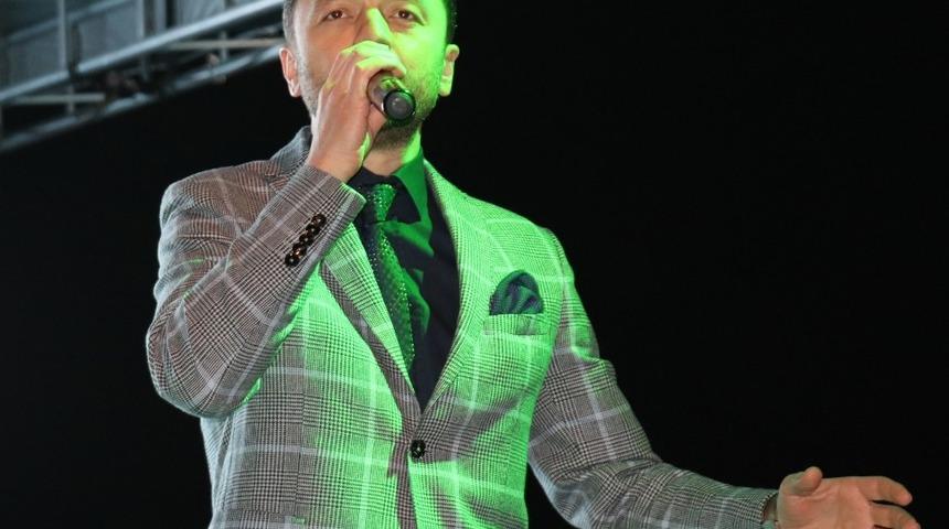 Van&rsquo;da &Uuml;nal Zorer konseri