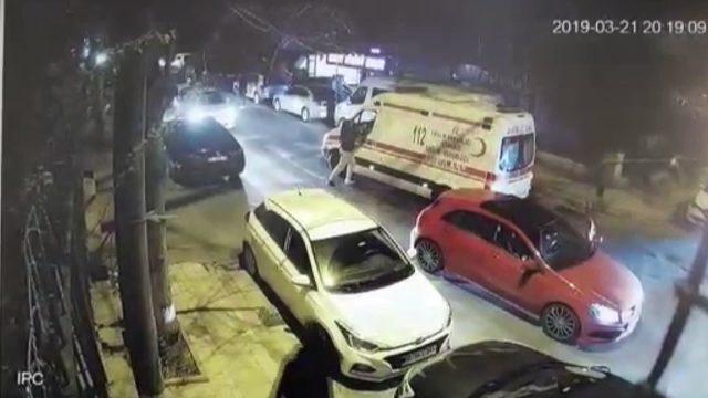 Bakırköy'de ambulans şoförüne darp kamerada