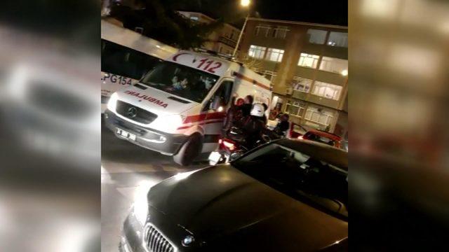 Bakırköy'de ambulans şoförüne darp kamerada