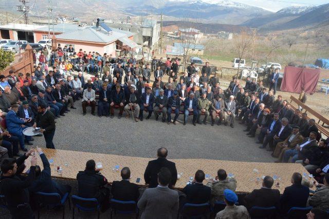 Siirt Valisi Atik, köylerde vatandaşlarla bir araya geldi