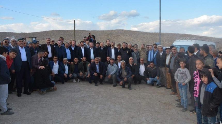 Siirt Valisi Atik, köylerde vatandaşlarla bir araya geldi